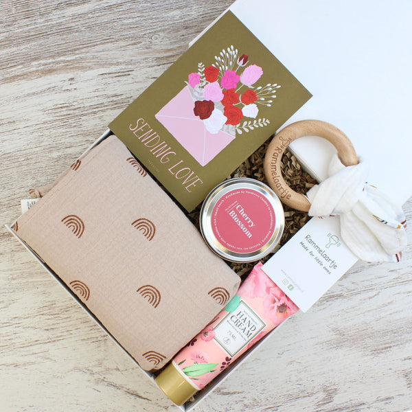Box Sending Love
